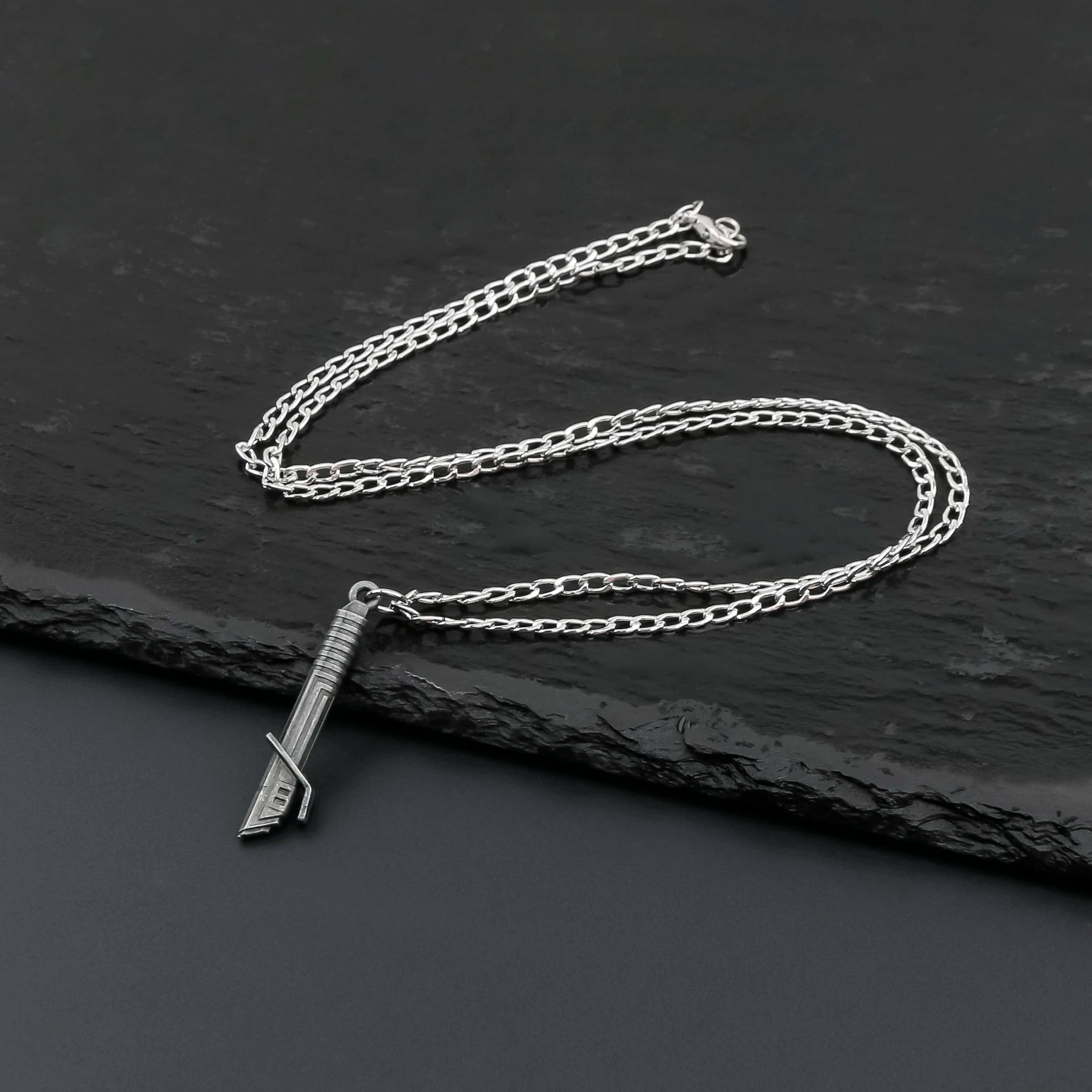 Colar Mini Replica Sabre de Luz