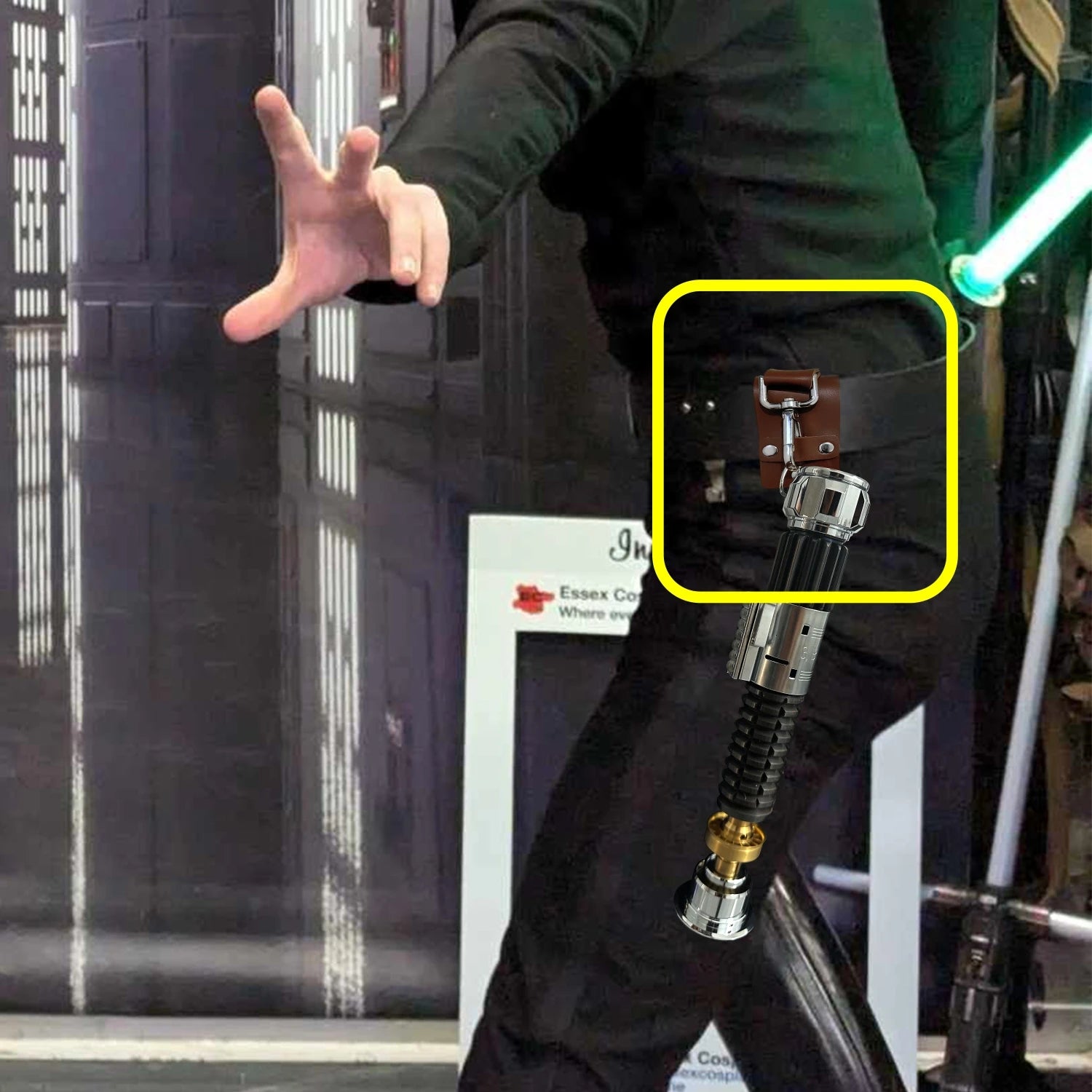 Cinto com Acessórios para Prender Sabre de Luz