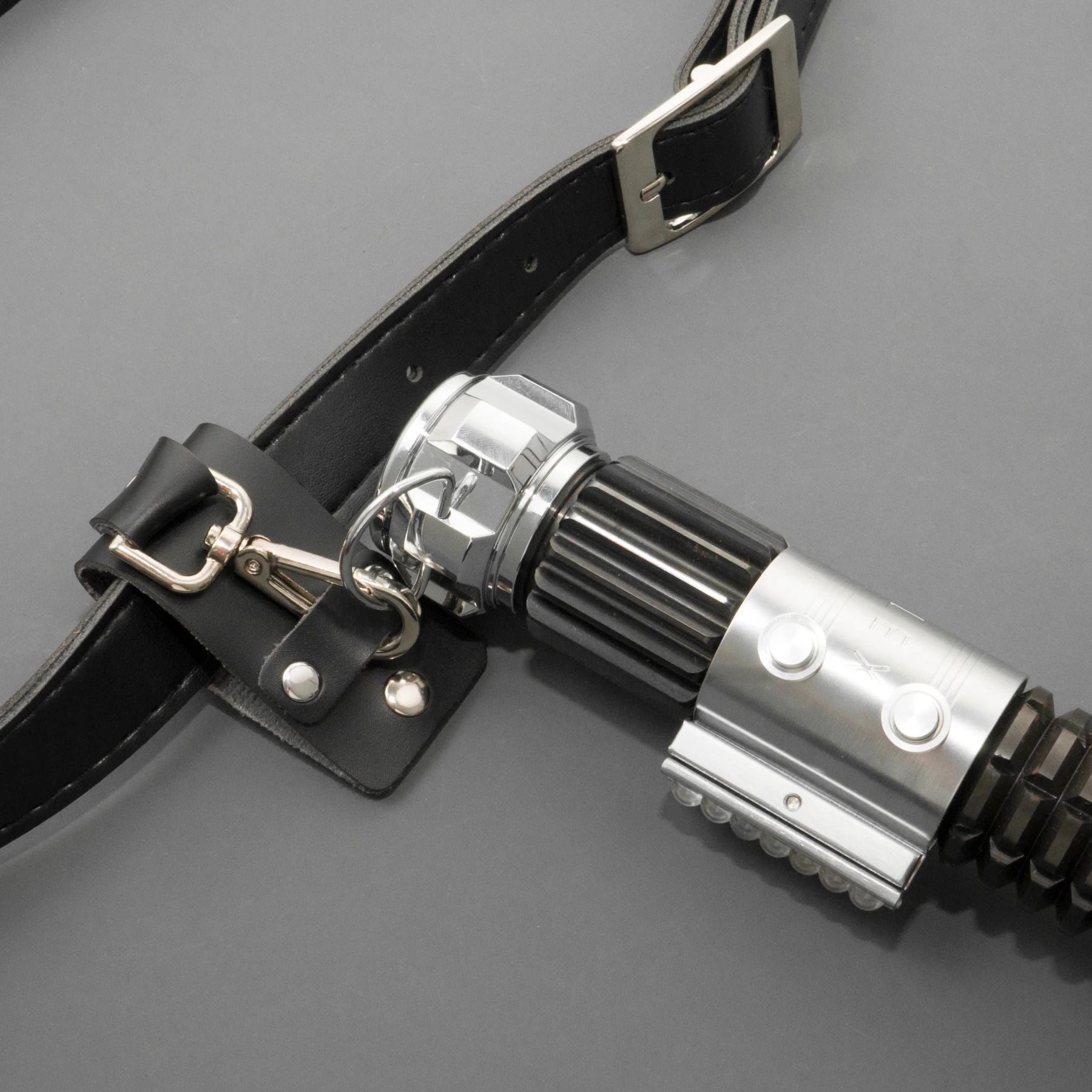 Cinto com Acessórios para Prender Sabre de Luz