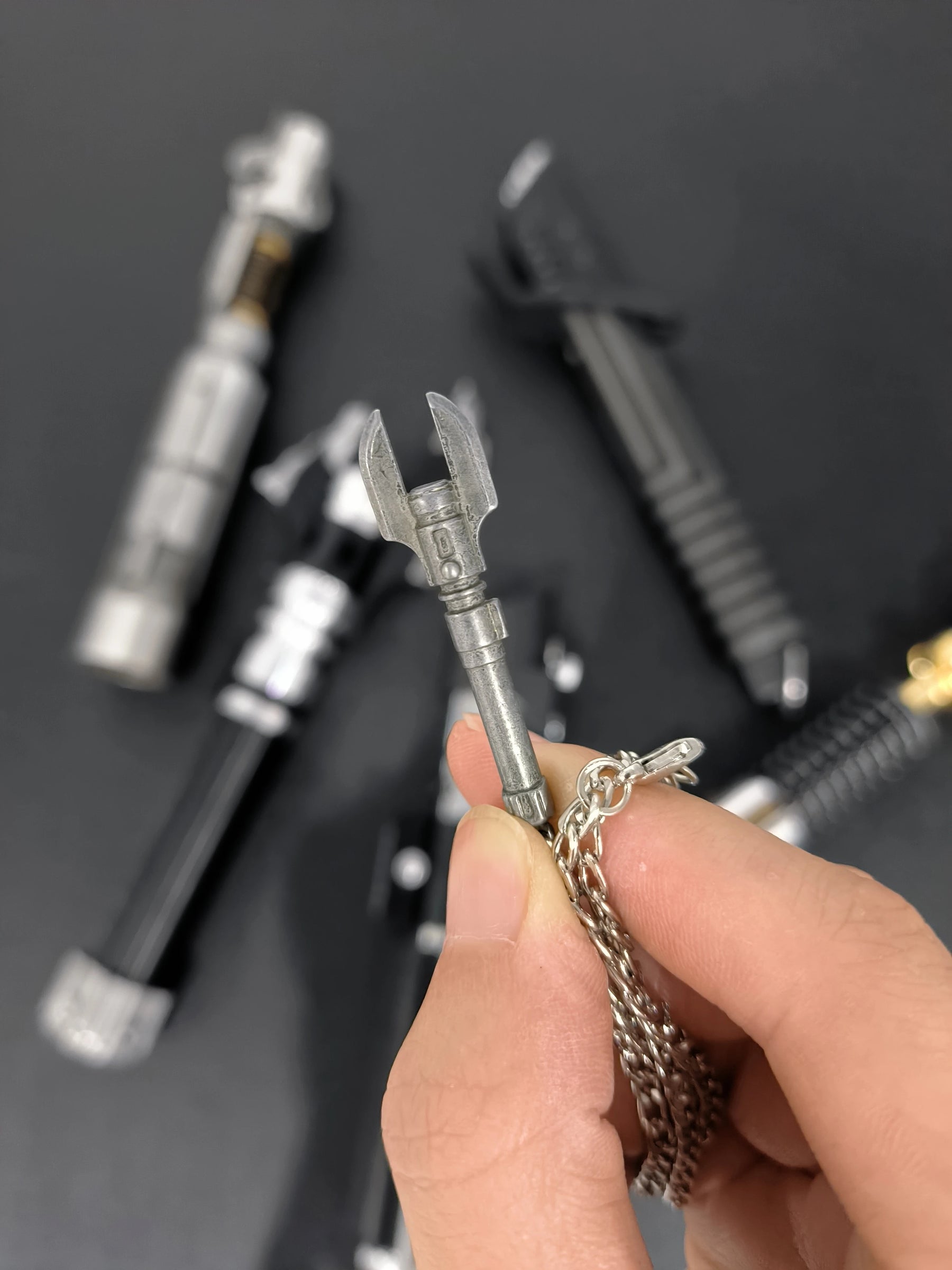 Colar Mini Replica Sabre de Luz